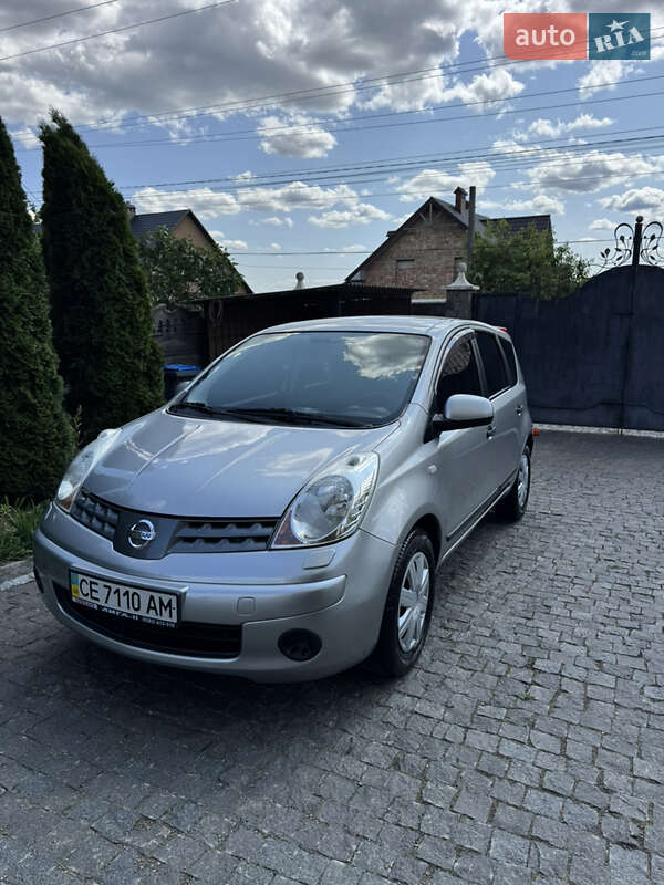 Хэтчбек Nissan Note 2008 в 