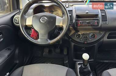 Хэтчбек Nissan Note 2012 в 