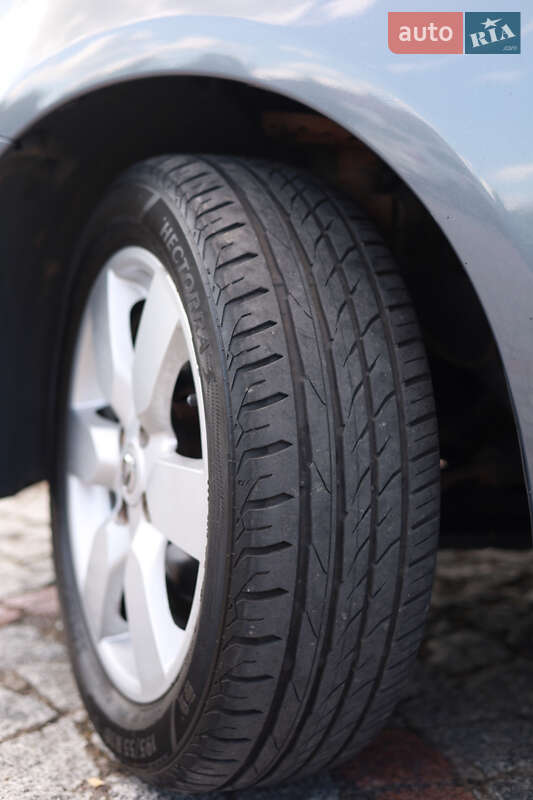 Хетчбек Nissan Note 2007 в Львові