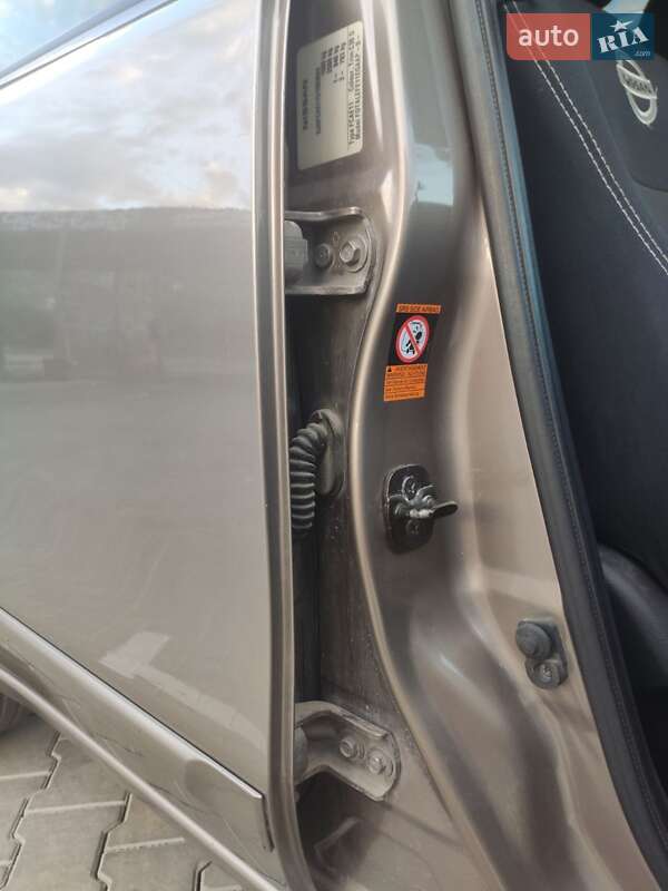 Хэтчбек Nissan Note 2006 в Виноградове