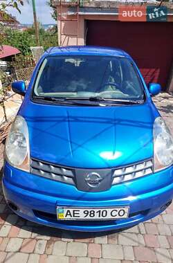 Хэтчбек Nissan Note 2007 в 