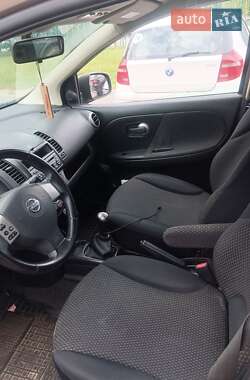 Хэтчбек Nissan Note 2007 в 