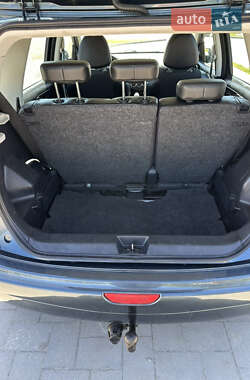 Хэтчбек Nissan Note 2012 в 
