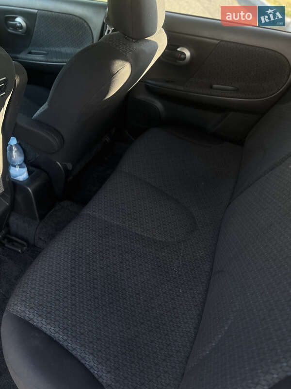 Хэтчбек Nissan Note 2011 в Белгороде-Днестровском