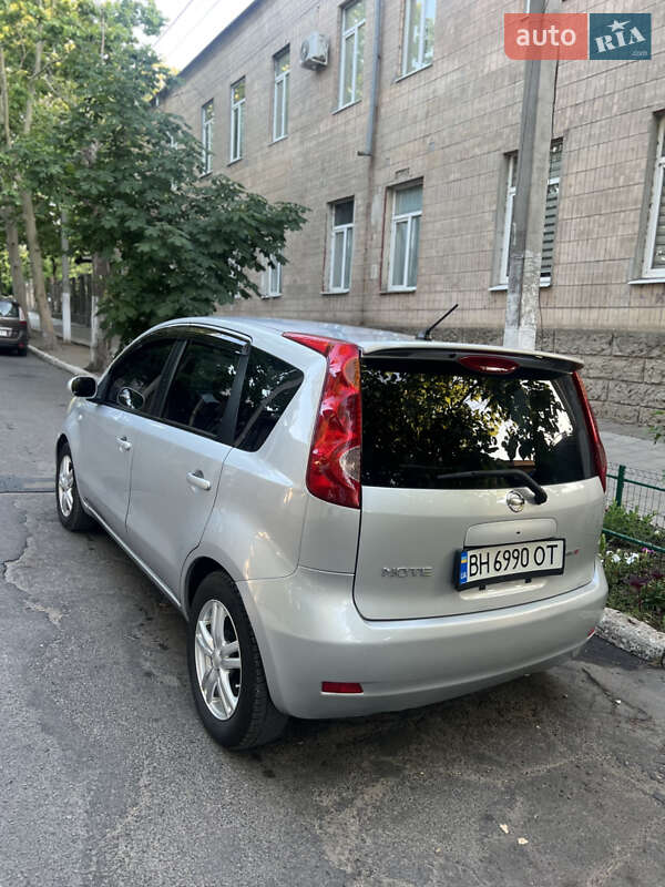 Хэтчбек Nissan Note 2011 в Белгороде-Днестровском