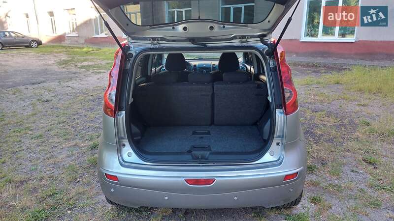 Хетчбек Nissan Note 2010 в Луцьку