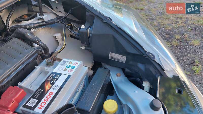 Хетчбек Nissan Note 2010 в Луцьку