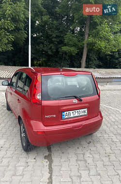 Хэтчбек Nissan Note 2008 в 