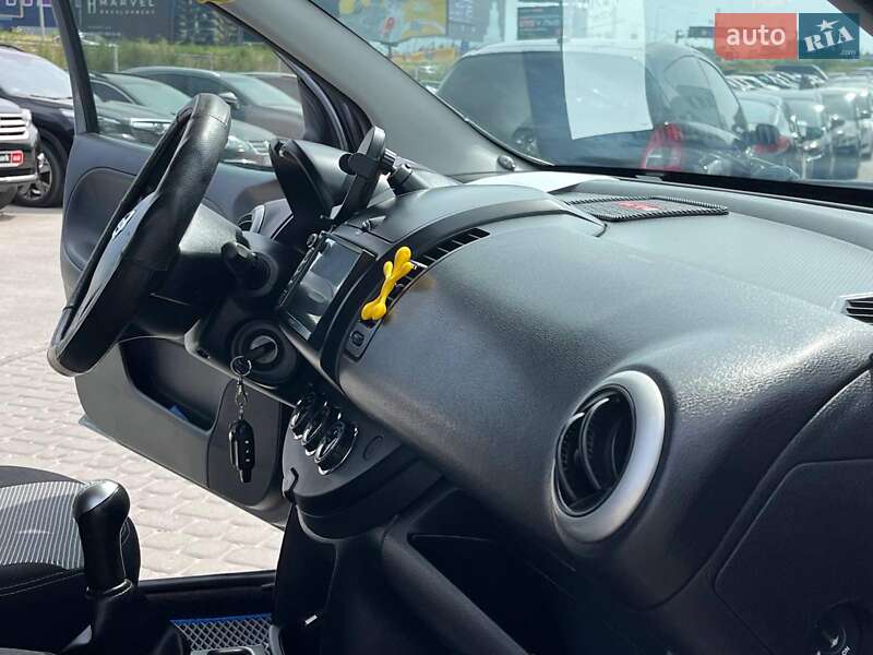 Хэтчбек Nissan Note 2011 в Львове