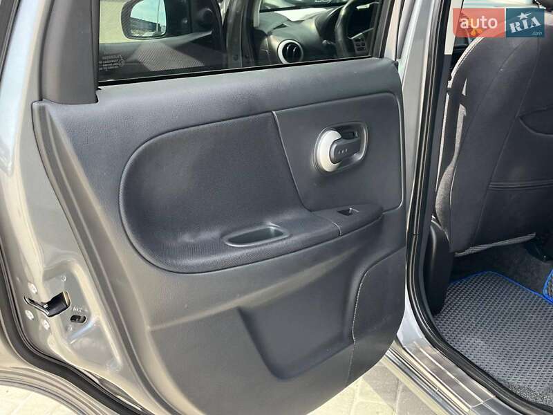Хэтчбек Nissan Note 2011 в Львове