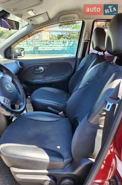 Хэтчбек Nissan Note 2012 в 