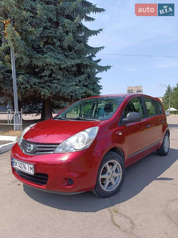 Хэтчбек Nissan Note 2012 в Ровно