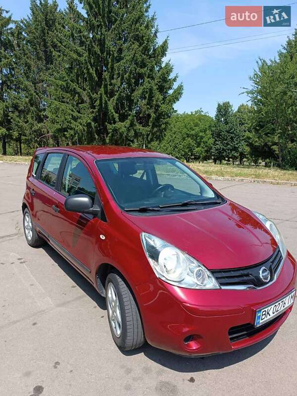 Хэтчбек Nissan Note 2012 в Ровно