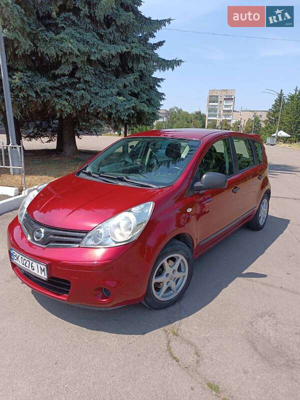 Хэтчбек Nissan Note 2012 в Ровно