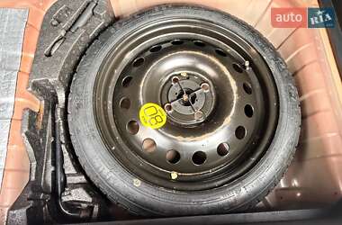 Хэтчбек Nissan Note 2006 в 