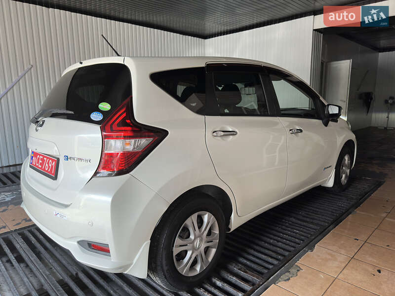 Хэтчбек Nissan Note 2017 в Киеве
