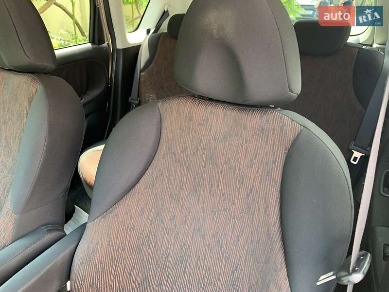 Хэтчбек Nissan Note 2009 в Одессе