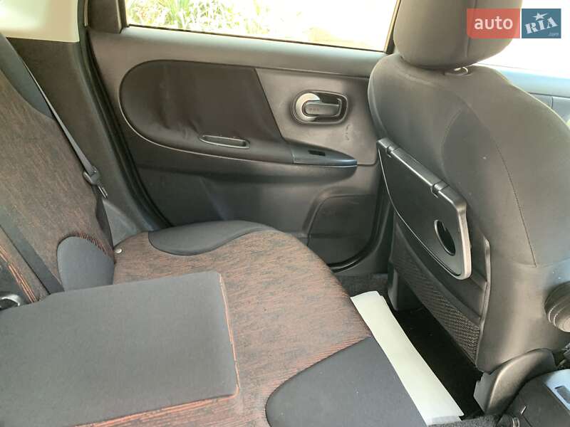 Хэтчбек Nissan Note 2009 в Одессе