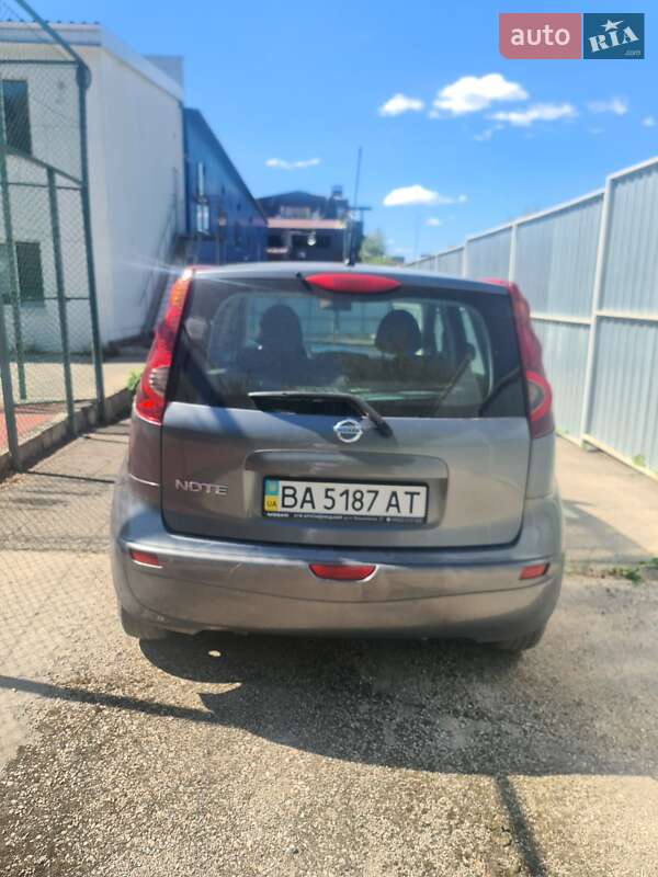 Хэтчбек Nissan Note 2010 в Кропивницком