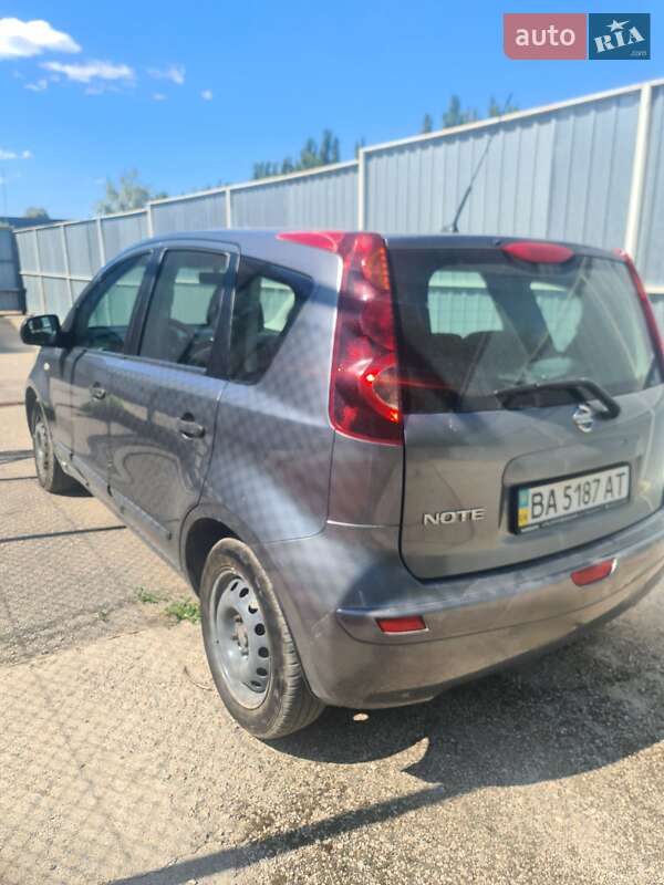 Хэтчбек Nissan Note 2010 в Кропивницком