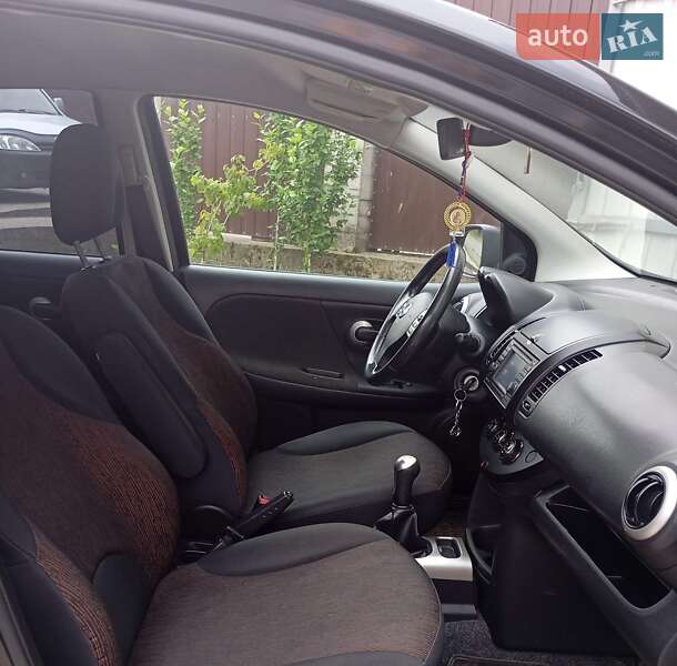 Хэтчбек Nissan Note 2010 в Ивано-Франковске
