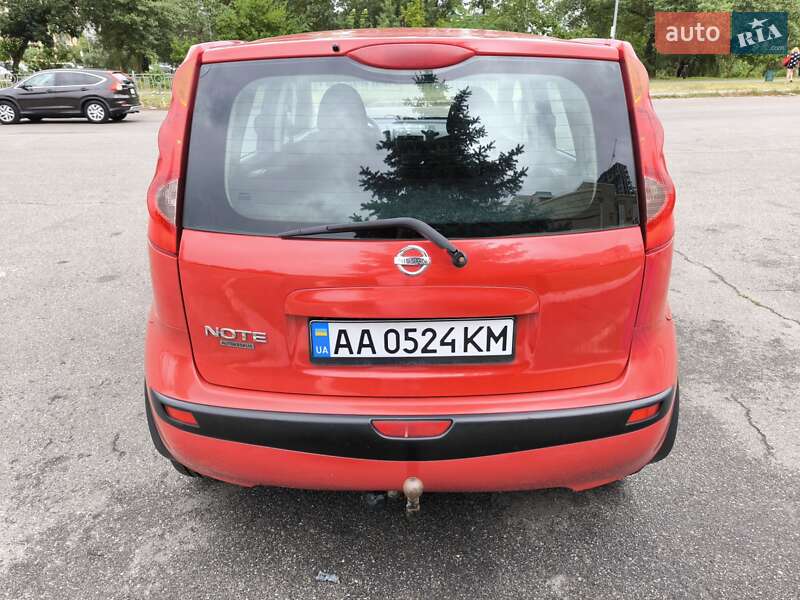 Хэтчбек Nissan Note 2006 в Киеве