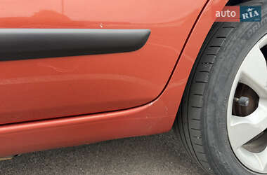 Хэтчбек Nissan Note 2007 в 