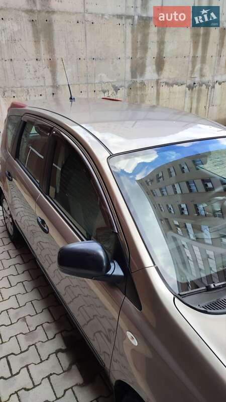 Хэтчбек Nissan Note 2012 в Хмельницком
