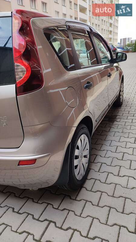 Хэтчбек Nissan Note 2012 в Хмельницком