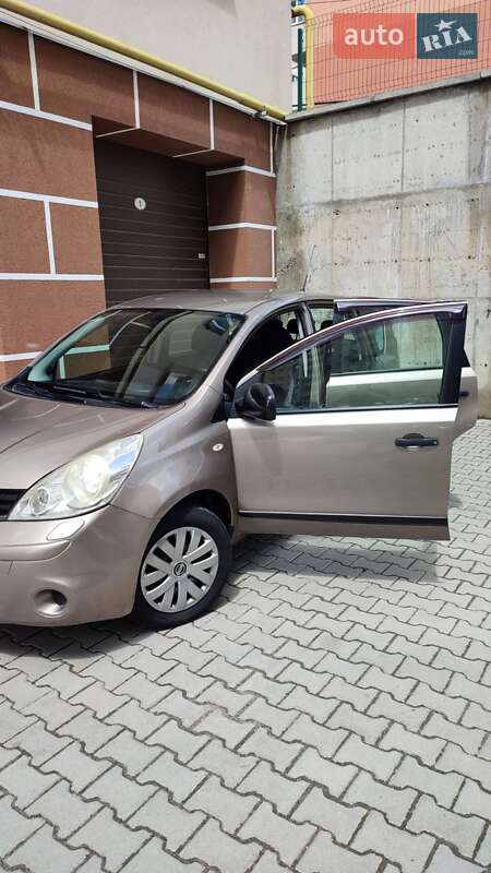 Хэтчбек Nissan Note 2012 в Хмельницком