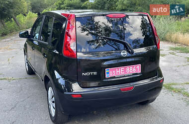 Хэтчбек Nissan Note 2006 в 