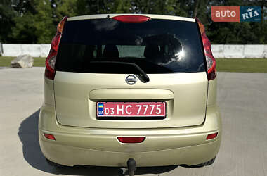 Хэтчбек Nissan Note 2009 в 