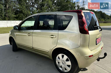 Хэтчбек Nissan Note 2009 в 