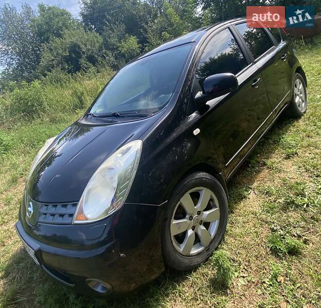 Хэтчбек Nissan Note 2008 в Змиеве