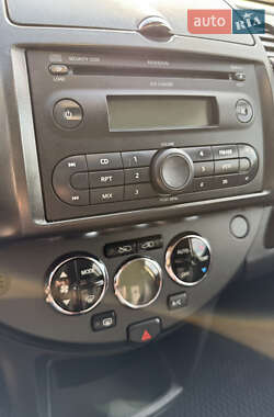 Хэтчбек Nissan Note 2006 в 