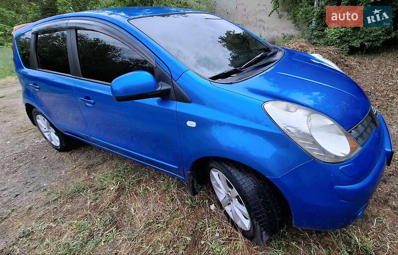 Хэтчбек Nissan Note 2008 в Запорожье