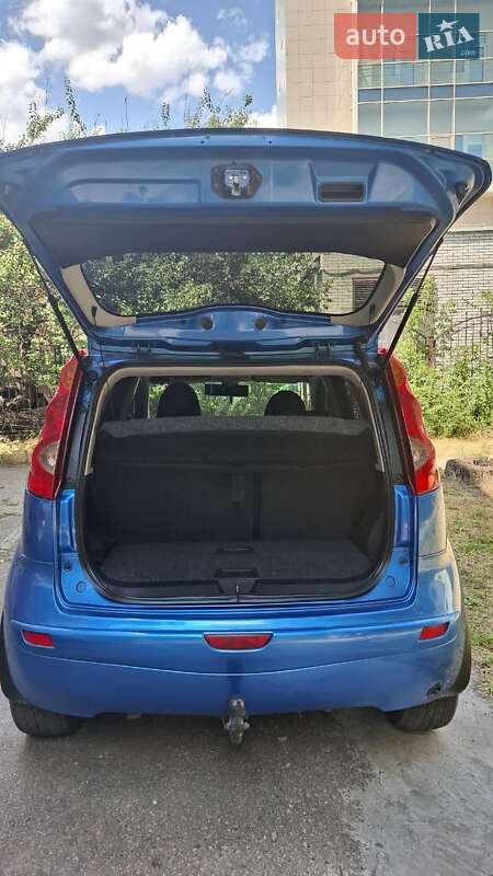 Хэтчбек Nissan Note 2008 в Запорожье