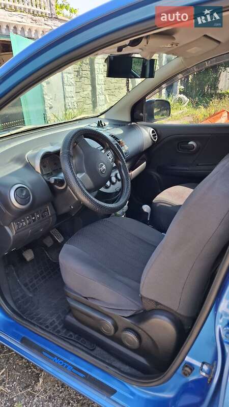 Хэтчбек Nissan Note 2008 в Запорожье