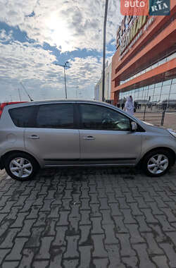 Хетчбек Nissan Note 2008 в Чернівцях