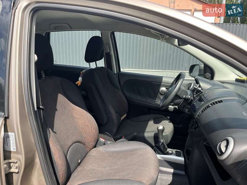 Хэтчбек Nissan Note 2011 в Кропивницком