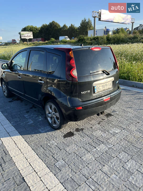 Хетчбек Nissan Note 2011 в Львові