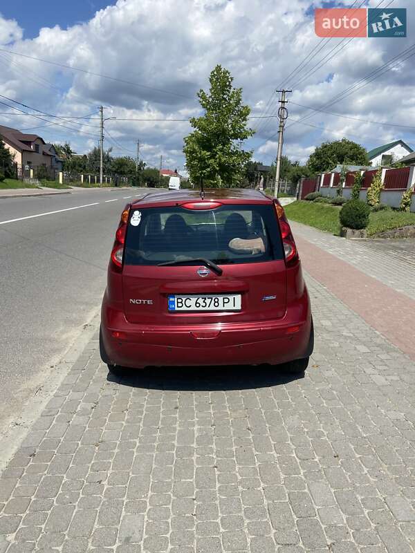 Хэтчбек Nissan Note 2011 в Львове