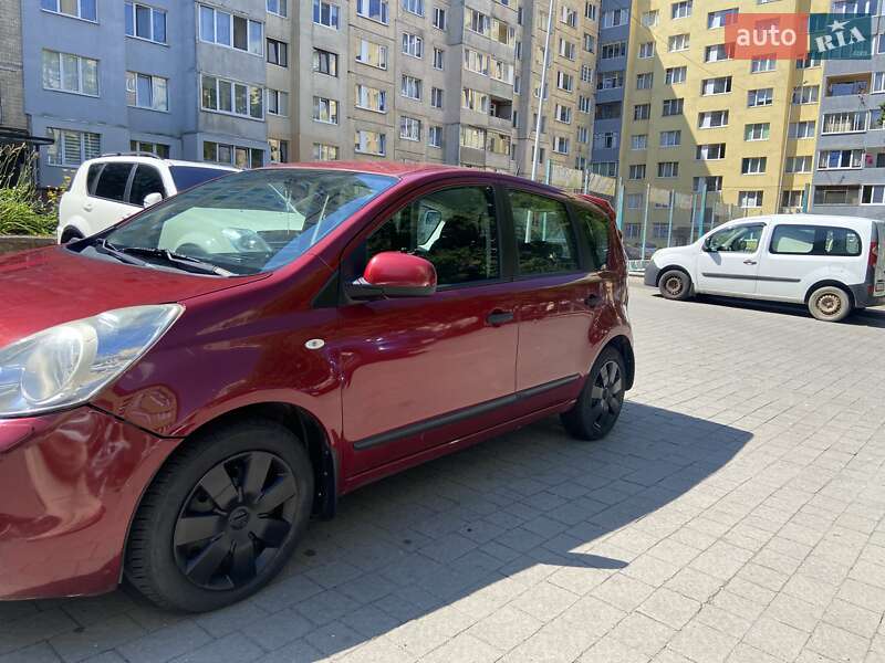 Хэтчбек Nissan Note 2011 в Львове