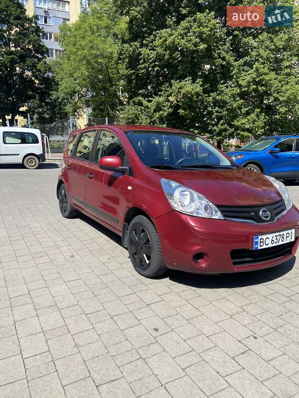 Хэтчбек Nissan Note 2011 в Львове