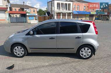 Хэтчбек Nissan Note 2008 в 