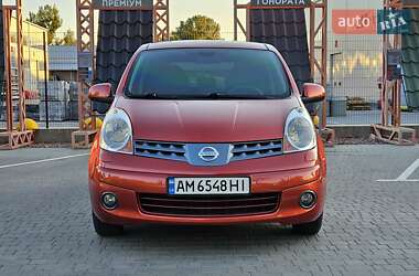 Хэтчбек Nissan Note 2007 в 