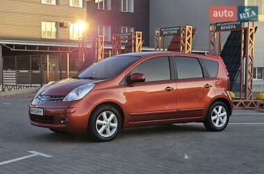 Хэтчбек Nissan Note 2007 в 