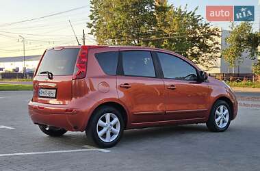Хэтчбек Nissan Note 2007 в 