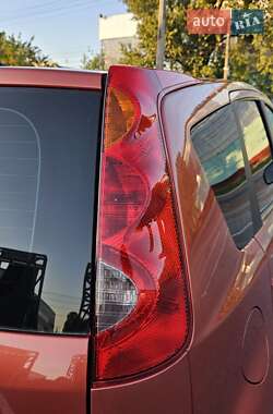 Хэтчбек Nissan Note 2007 в 