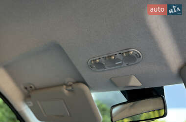 Хэтчбек Nissan Note 2011 в 